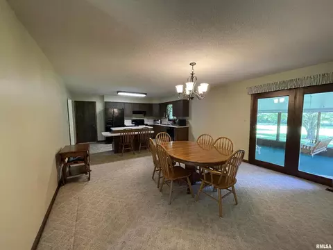 2310 Spring Ln, Marion, IL 62959 photo 6