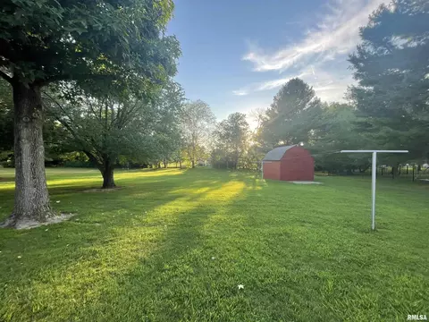 2310 Spring Ln, Marion, IL 62959 photo 18