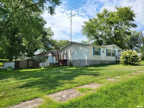 1609 Smith St, Eldorado, IL 62930 photo 2