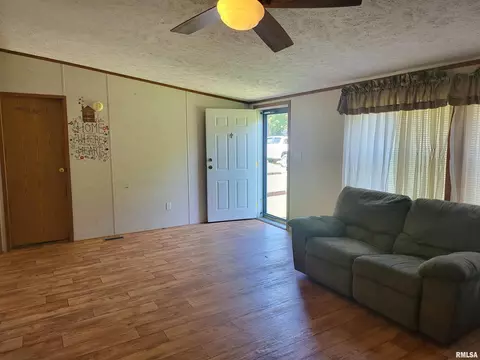 1609 Smith St, Eldorado, IL 62930 photo 7