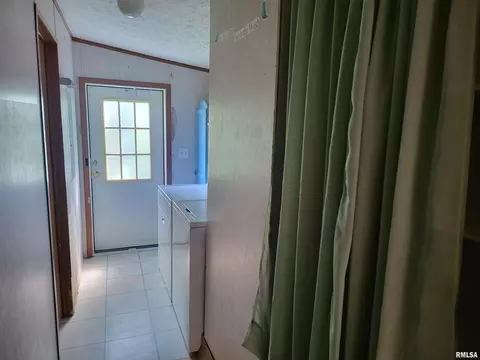 1609 Smith St, Eldorado, IL 62930 photo 18