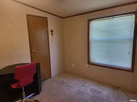 1609 Smith St, Eldorado, IL 62930 photo 10
