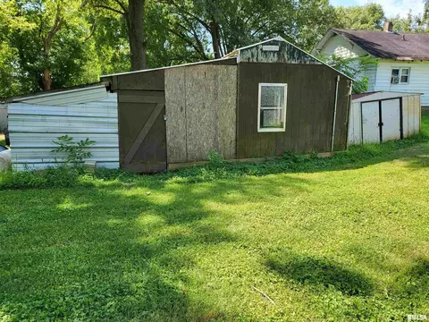 1609 Smith St, Eldorado, IL 62930 photo 4
