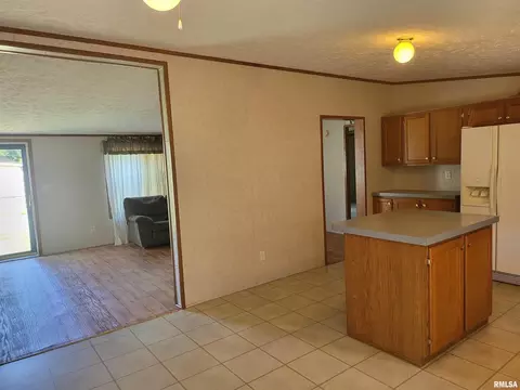 1609 Smith St, Eldorado, IL 62930 photo 15