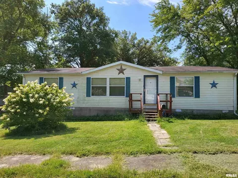 1609 Smith St, Eldorado, IL 62930 photo 1