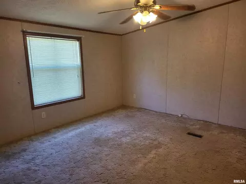 1609 Smith St, Eldorado, IL 62930 photo 19