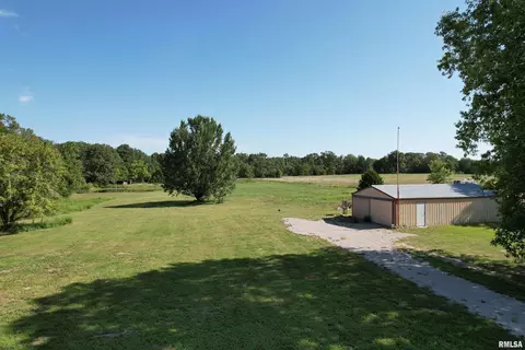 9912 Homestead Rd, Dix, IL 62830 photo 2