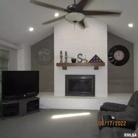 1807 Testa Dr, Marion, IL 62959 photo 9