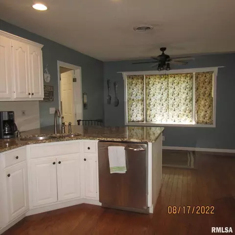 1807 Testa Dr, Marion, IL 62959 photo 4