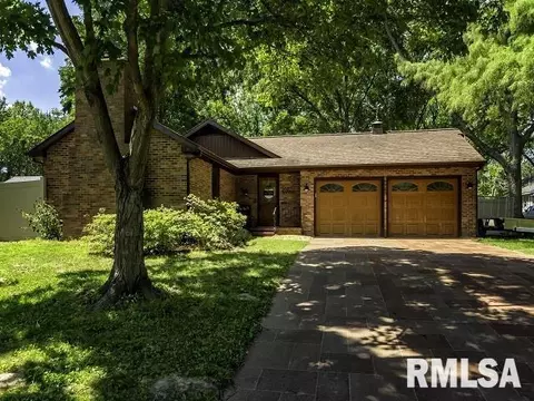 207 S 7th St, Herrin, IL 62948 photo 2
