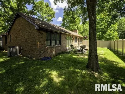 207 S 7th St, Herrin, IL 62948 photo 4