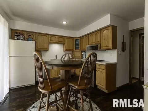 207 S 7th St, Herrin, IL 62948 photo 17
