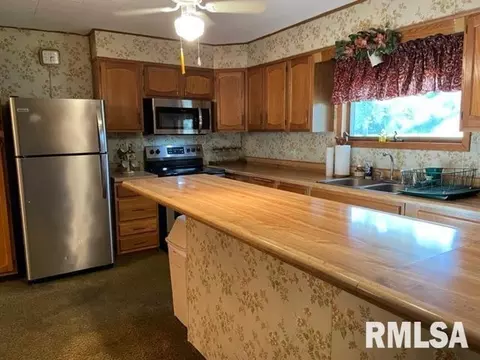 612 W Ray St, Christopher, IL 62822 photo 15