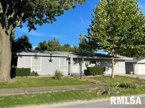 612 W Ray St, Christopher, IL 62822 photo 1