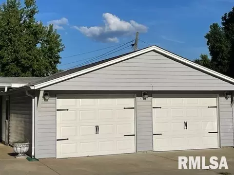 612 W Ray St, Christopher, IL 62822 photo 3