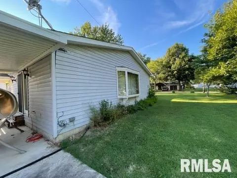 612 W Ray St, Christopher, IL 62822 photo 8