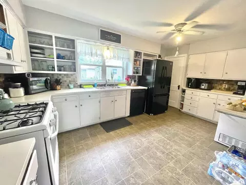 803 N Mill St, Flora, IL 62839 photo 13