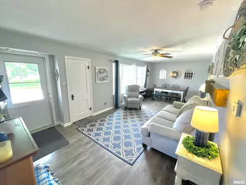 803 N Mill St, Flora, IL 62839 photo 7