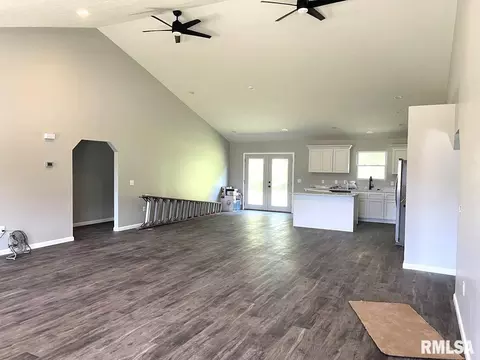 301 Eric Dr, Herrin, IL 62948 photo 5