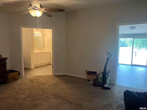 311 W 1st St, Ewing, IL 62836 photo 17