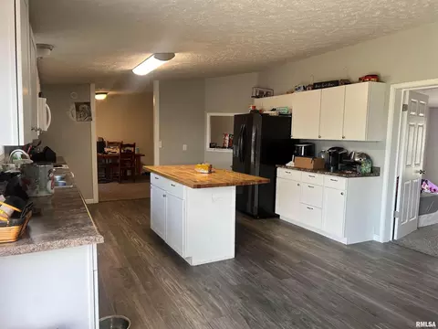 311 W 1st St, Ewing, IL 62836 photo 9