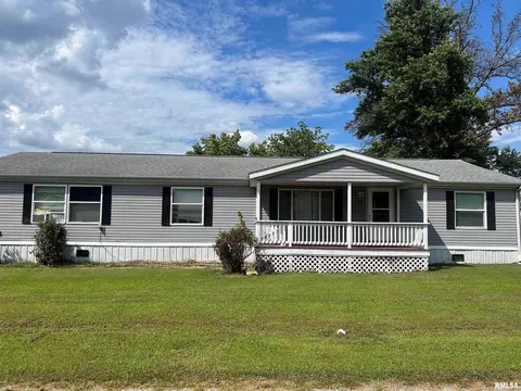 311 W 1st St, Ewing, IL 62836 photo 1