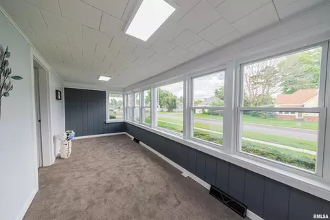 703 S Victor St, Christopher, IL 62822 photo 8