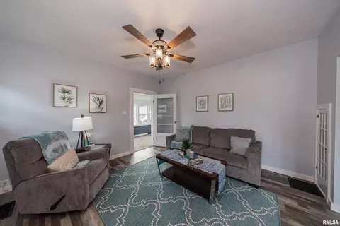 703 S Victor St, Christopher, IL 62822 photo 11