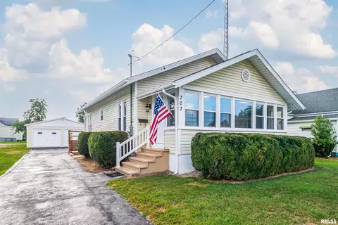 703 S Victor St, Christopher, IL 62822 photo 1
