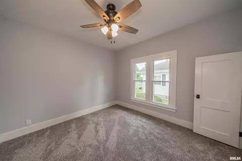 703 S Victor St, Christopher, IL 62822 photo 16