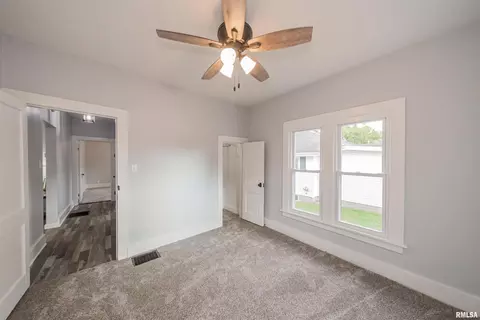 703 S Victor St, Christopher, IL 62822 photo 15