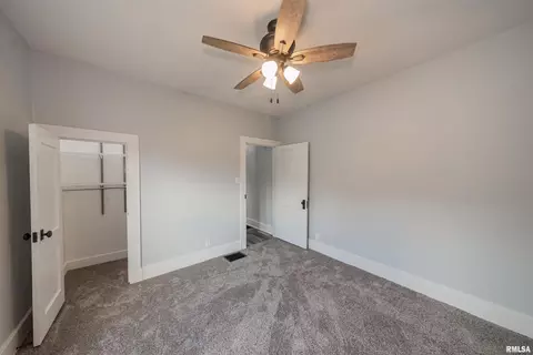 703 S Victor St, Christopher, IL 62822 photo 17