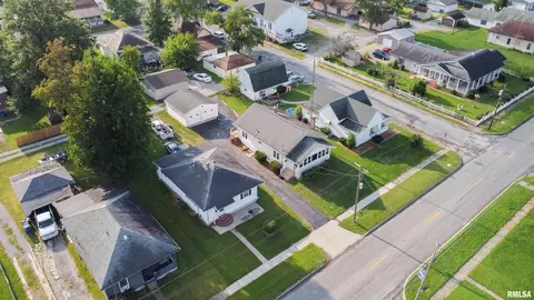 703 S Victor St, Christopher, IL 62822 photo 25