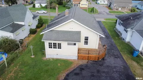 703 S Victor St, Christopher, IL 62822 photo 26