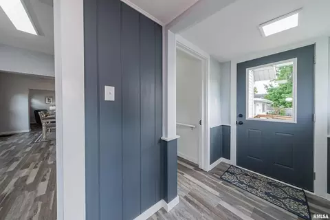 703 S Victor St, Christopher, IL 62822 photo 3