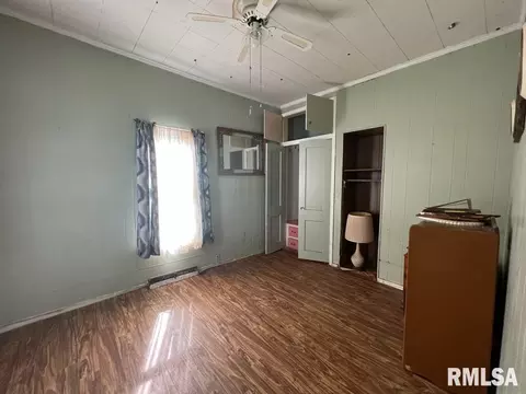 708 E 11th St, Centralia, IL 62801 photo 8