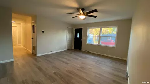 40 Edgebrook Ln, Centralia, IL 62801 photo 3