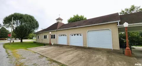 501 S Victor St, Christopher, IL 62822 photo 6