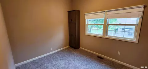 501 S Victor St, Christopher, IL 62822 photo 21