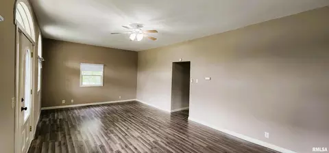 501 S Victor St, Christopher, IL 62822 photo 8