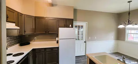 501 S Victor St, Christopher, IL 62822 photo 14