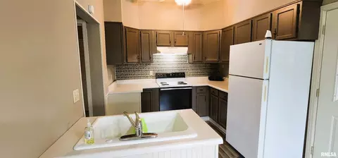 501 S Victor St, Christopher, IL 62822 photo 15