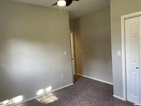 601 E Smith St, Benton, IL 62812 photo 23