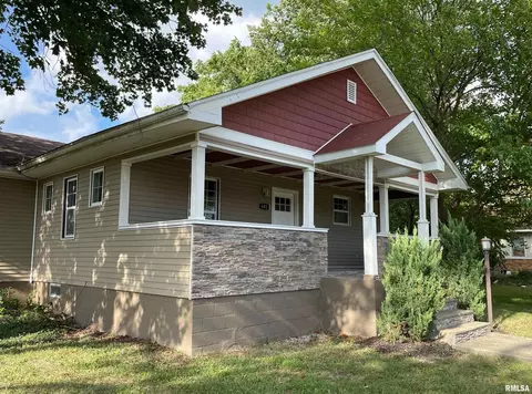 601 E Smith St, Benton, IL 62812 photo 3