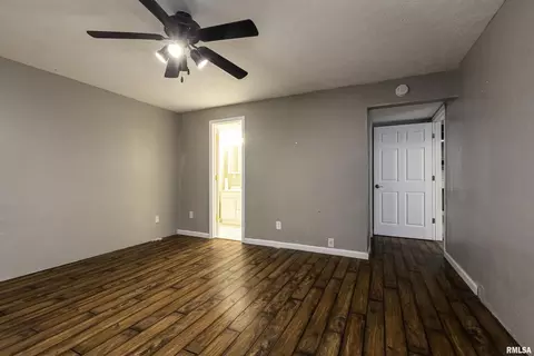 905 E Clark Trl, Herrin, IL 62948 photo 26