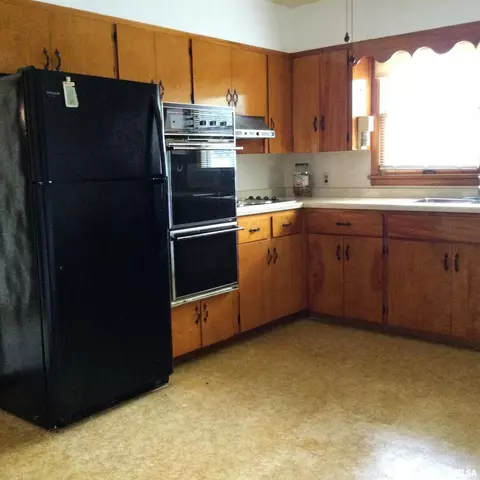 701 W Spring St, Anna, IL 62906 photo 7
