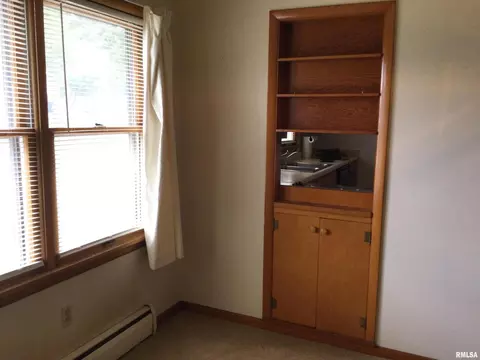 701 W Spring St, Anna, IL 62906 photo 9