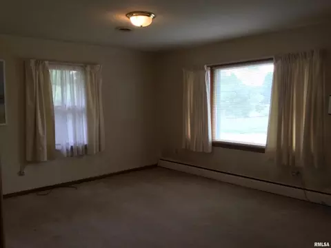 701 W Spring St, Anna, IL 62906 photo 13