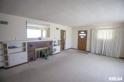 1439 E 3rd St, Centralia, IL 62801 photo 3