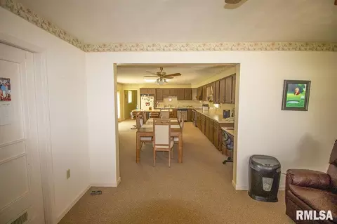 1439 E 3rd St, Centralia, IL 62801 photo 7